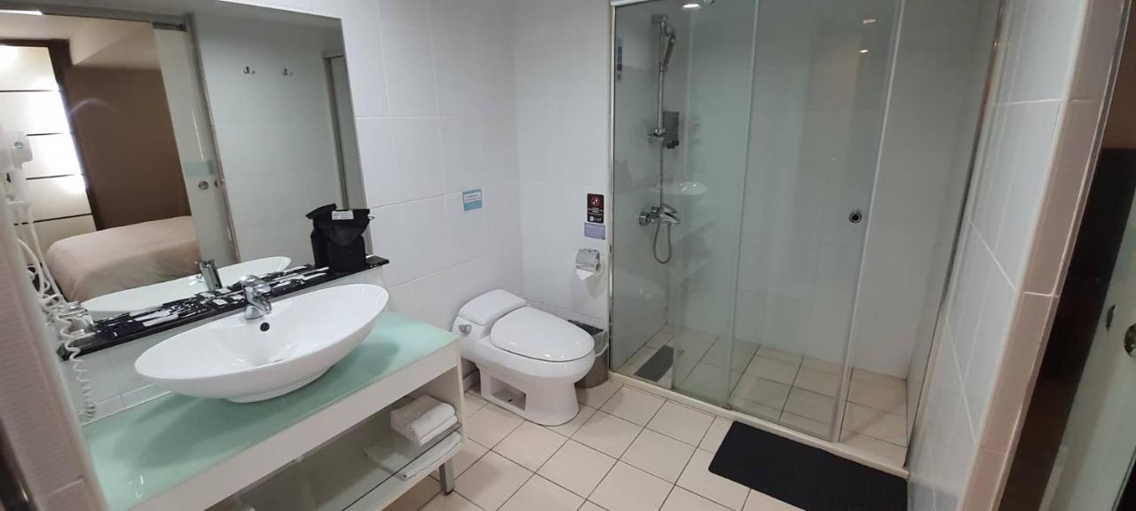 Tapeng Bay Holiday Hotel Donggang Esterno foto